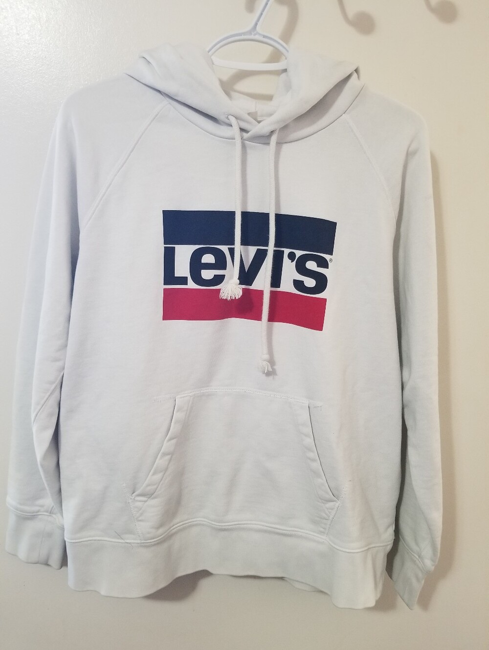 Levi’s Logo Hoodie White Pullover Sweatshirt Medium Athleisure Casual Classic